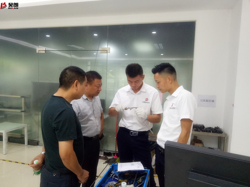 東莞客戶參觀貝朗智能全自動(dòng)彎線機(jī)，連連稱贊！